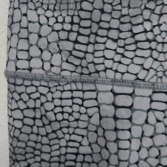 Evolution & Creation Gray Snake Skin Print Athletic Pants Size M - Picture 5 of 8